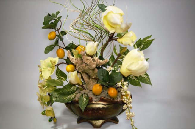 The secret to creating compositions of artificial flowers